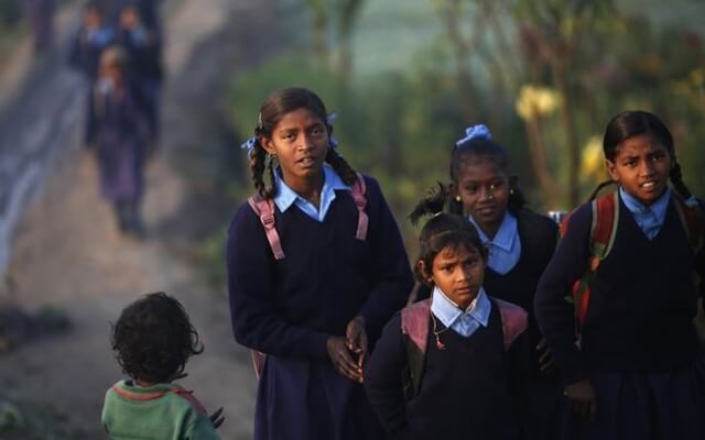 Girls going to school - Discrimination 